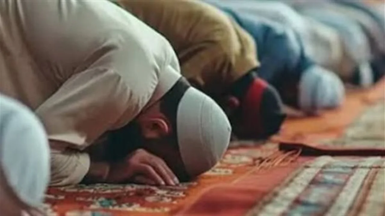مواعيد الصلاة اليوم.. جدول المدن المصرية يكشف التفاصيل المهمة